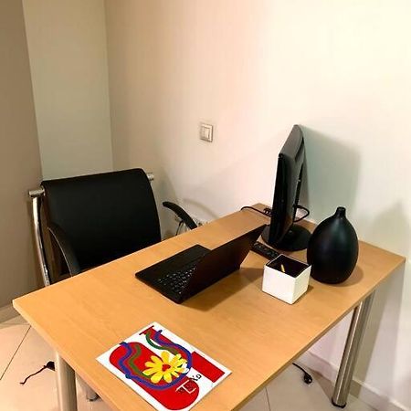 Spacious 4-Bedroom Family Home, 100M From Metro Αθήνα Εξωτερικό φωτογραφία