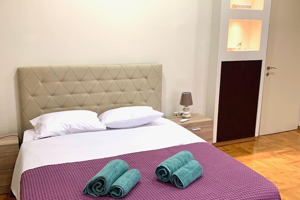 Spacious 4-Bedroom Family Home, 100M From Metro Αθήνα Εξωτερικό φωτογραφία