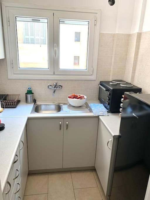 Spacious 4-Bedroom Family Home, 100M From Metro Αθήνα Εξωτερικό φωτογραφία