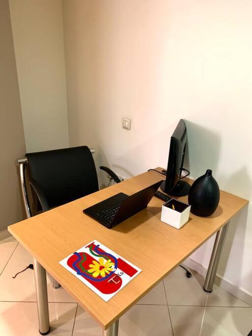 Spacious 4-Bedroom Family Home, 100M From Metro Αθήνα Εξωτερικό φωτογραφία